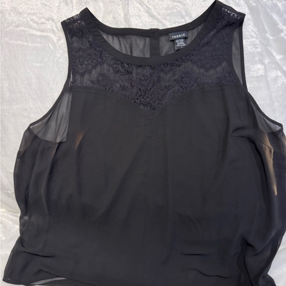 Torrid sleeveless blouse top